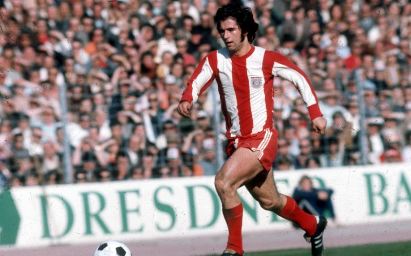 top-cau-thu-bong-da-duc-vi-dai-tao-nen-huyen-thoai-2811